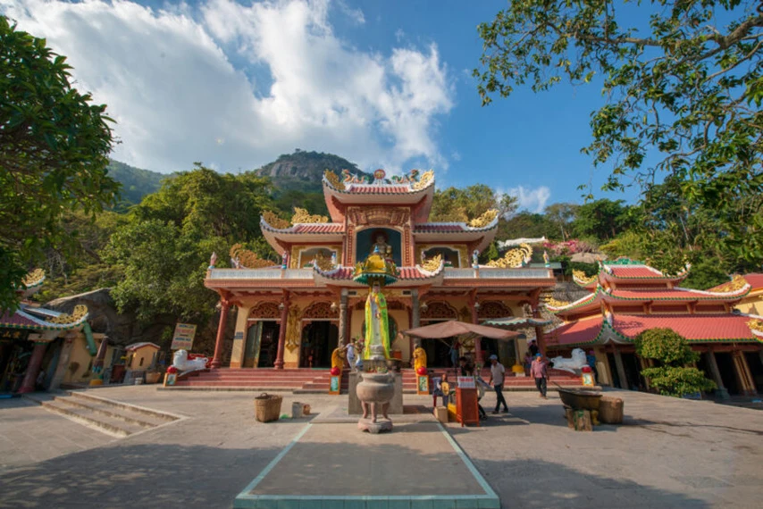 Chùa Bà Đen