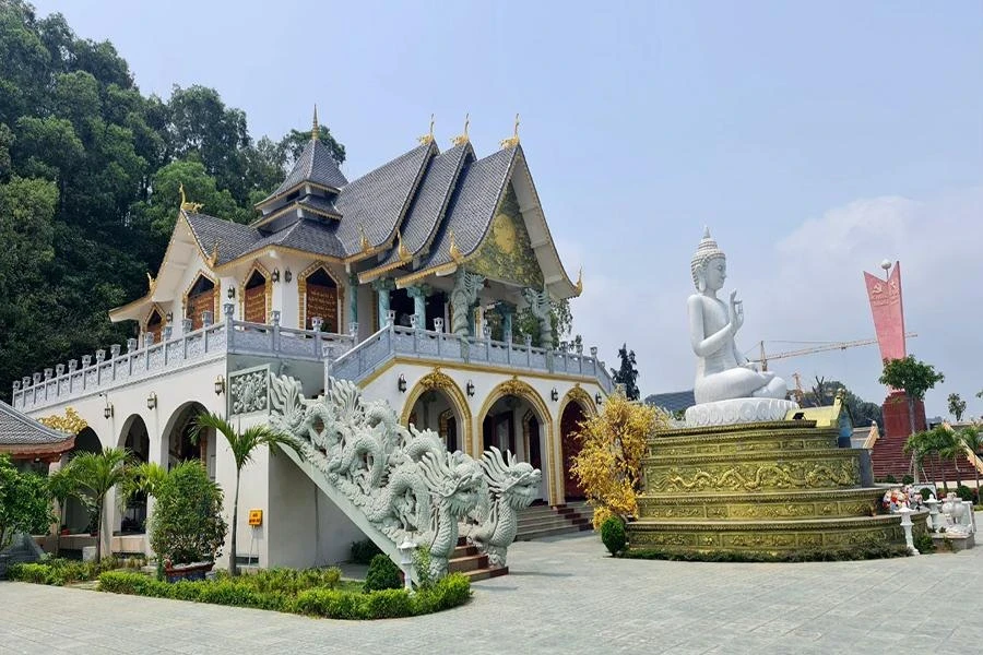 Chùa Bụt Hải Tiến