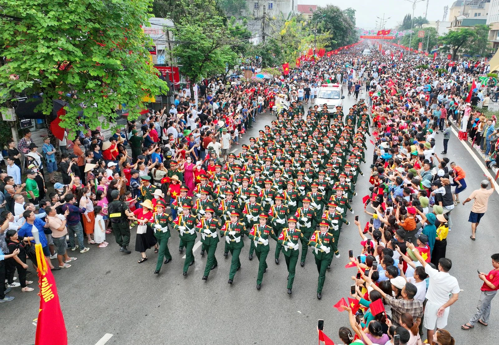 Lễ kỷ niệm 70 năm Chiến thắng Điện Biên Phủ - Dư âm vang mãi: Vững bước trong vòng tay nhân dân